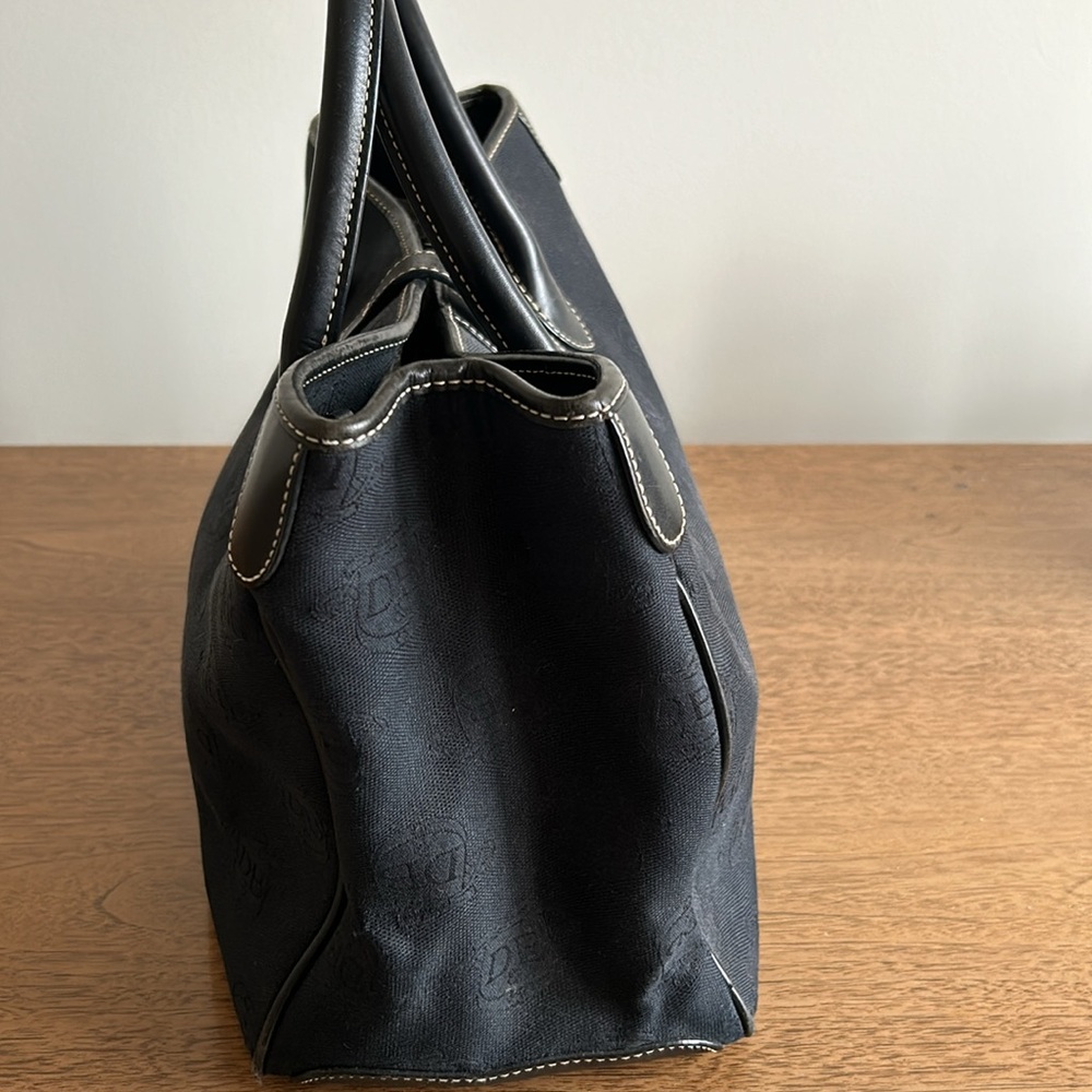 Dooney & Bourke - Picture 3 of 16